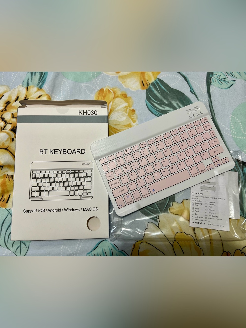 Wireless Bluetooth Keyboard - Pink Keys